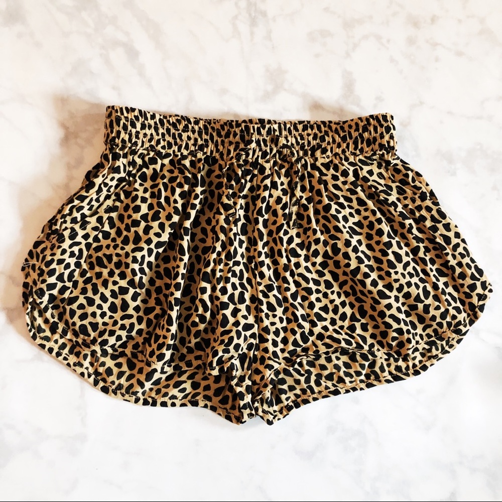 MAY THE LABEL Leopard Print Shorts